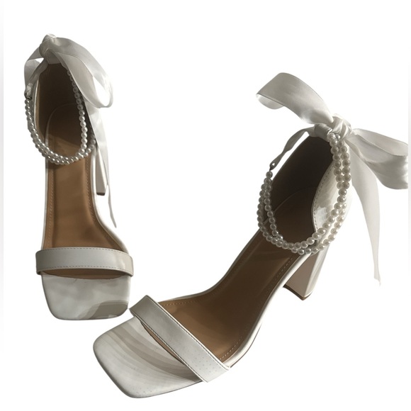 Elegant White Pearl-Embellished Women's Heels - Picture 7 of 10